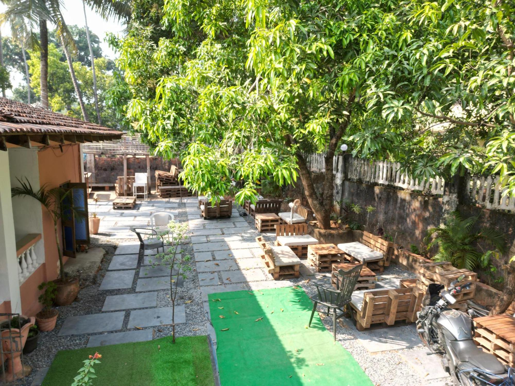 Streetmates Hostel Anjuna Ngoại thất bức ảnh
