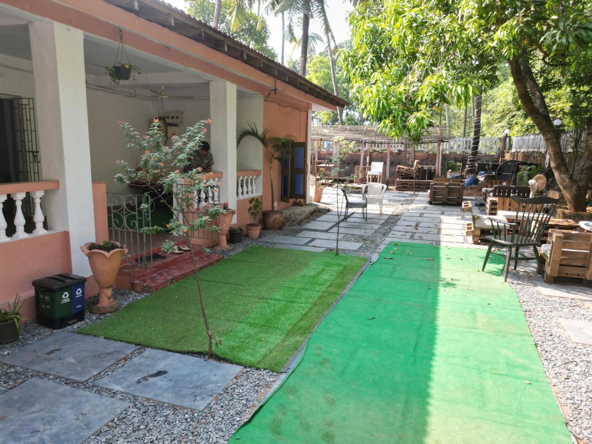Streetmates Hostel Anjuna Ngoại thất bức ảnh