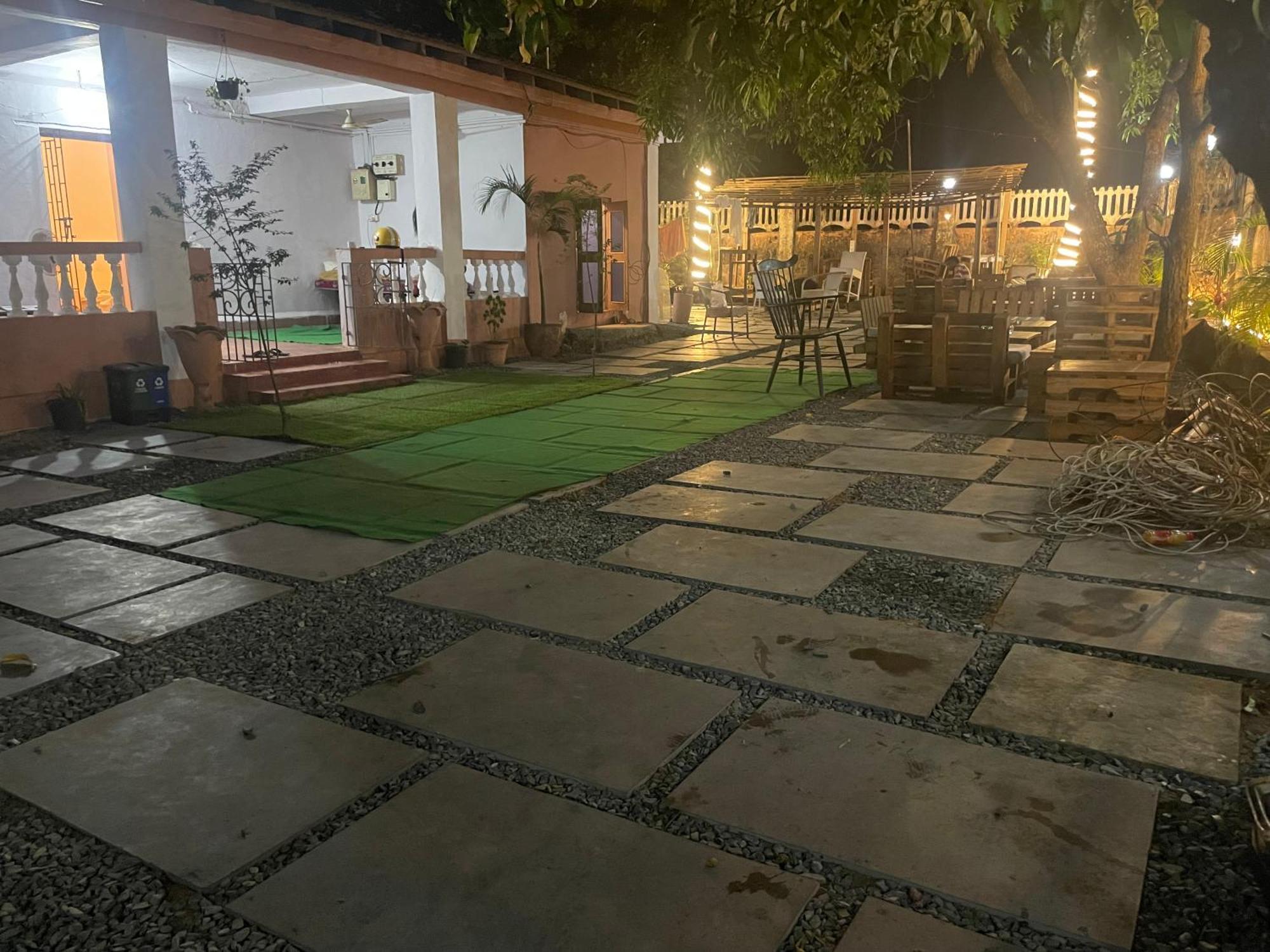 Streetmates Hostel Anjuna Ngoại thất bức ảnh