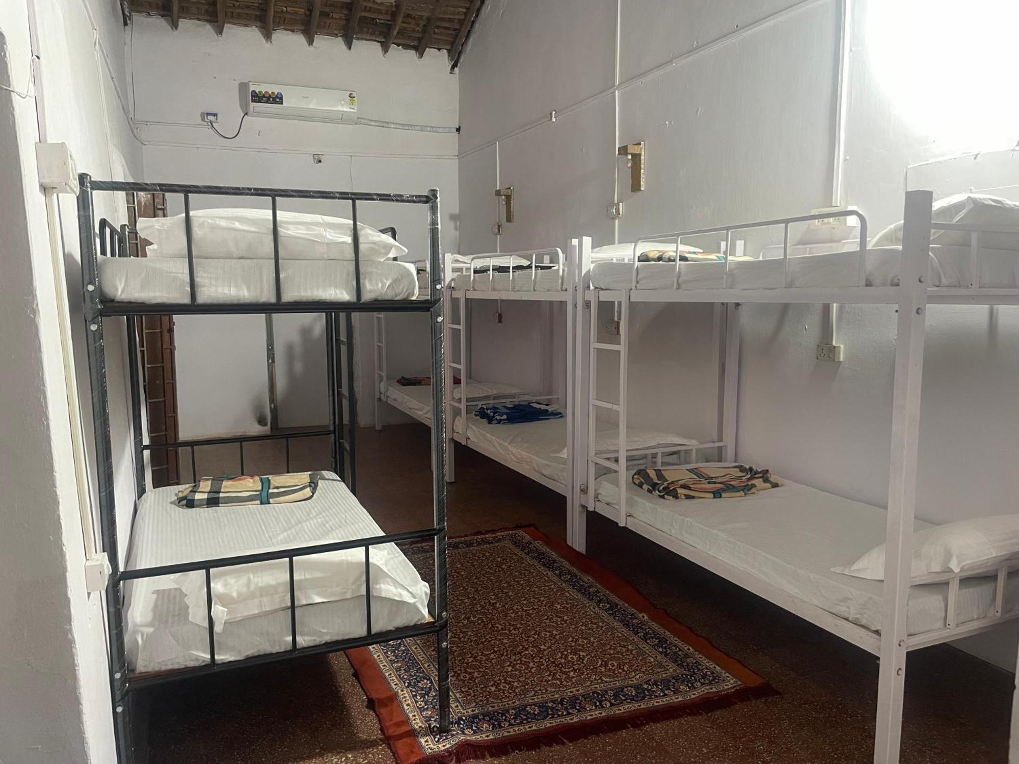 Streetmates Hostel Anjuna Ngoại thất bức ảnh