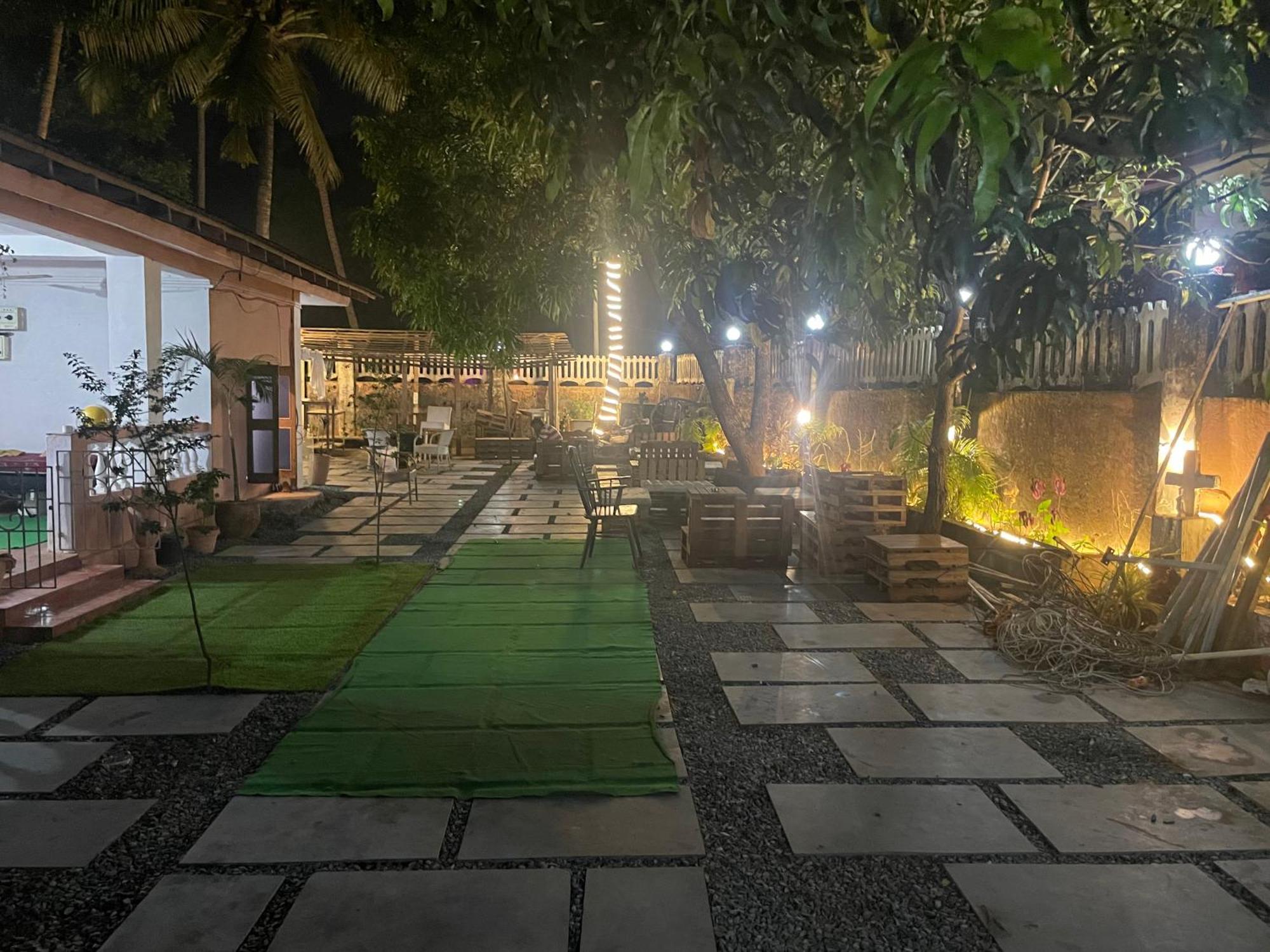 Streetmates Hostel Anjuna Ngoại thất bức ảnh