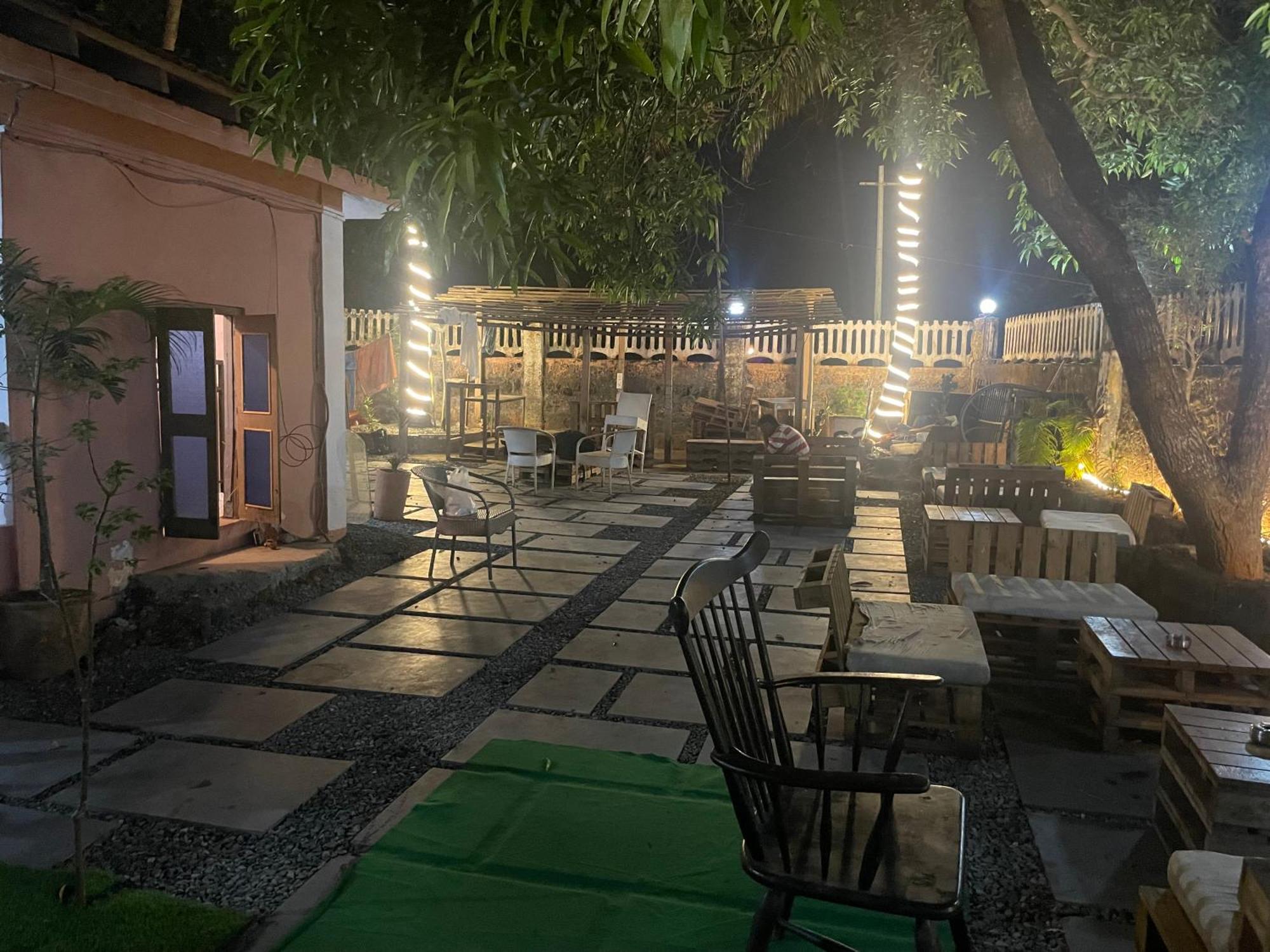 Streetmates Hostel Anjuna Ngoại thất bức ảnh